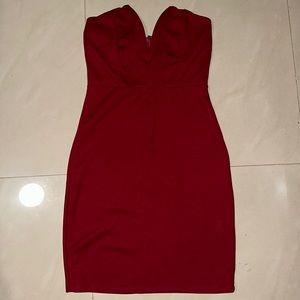 Burgundy sweetheart dress